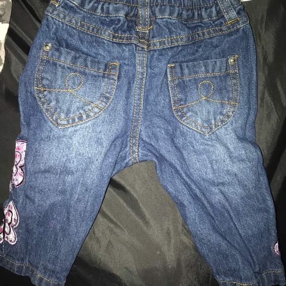 LITTLE GIRLS JEANS WITH BUTTERFLY PRINT SIZE 68 - Picture 2 of 3